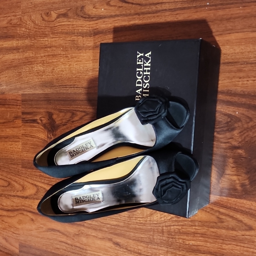 Badgley Mischka satin rose heels